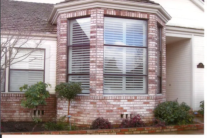 Brick bay window by Brickhouse Masonry, Central Valley CA