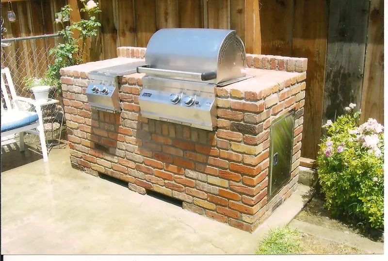 Brick BBQ island by Brickhouse Masonry, Central Valley CA