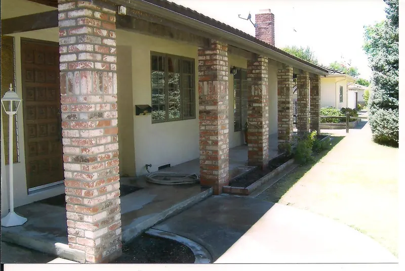 Brick porch columns by Brickhouse Masonry, Central Valley CA