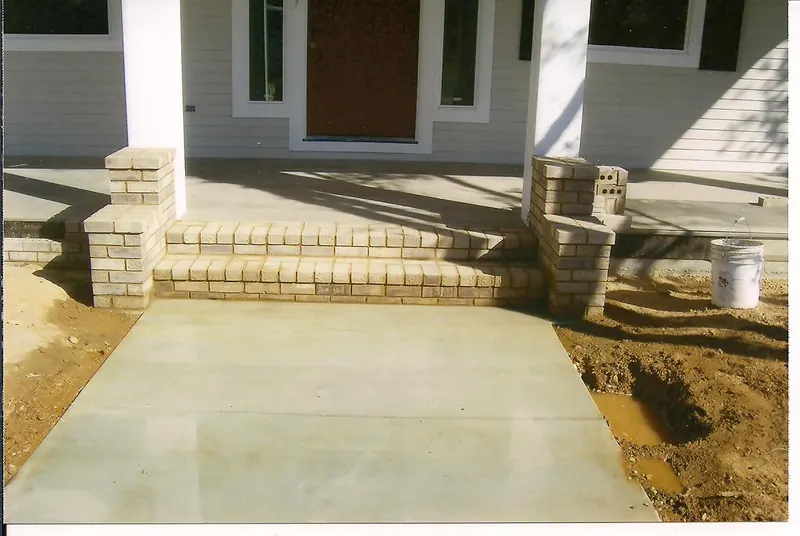 Brick steps with concrete walkway by Brickhouse Masonry, Central Valley CA