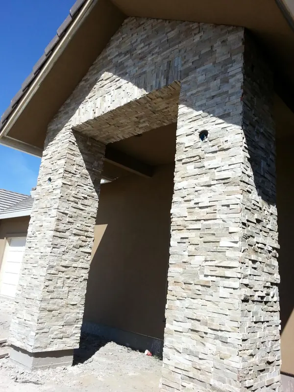 Stacked stone entry column by Brickhouse Masonry, Central Valley CA