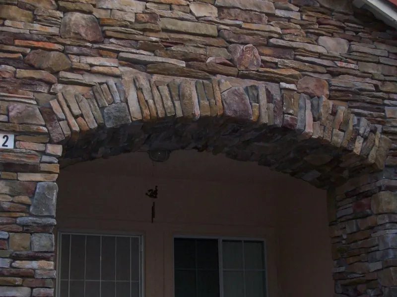 Stone arch detail by Brickhouse Masonry, Central Valley CA